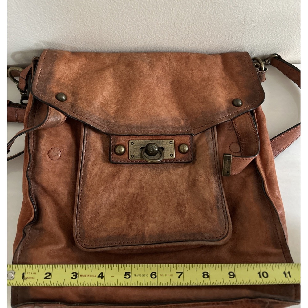 Frye Cameron Magazine Crossbody Leather Bag with Dust Bag Brown Distressed‎ - Picture 10 of 13